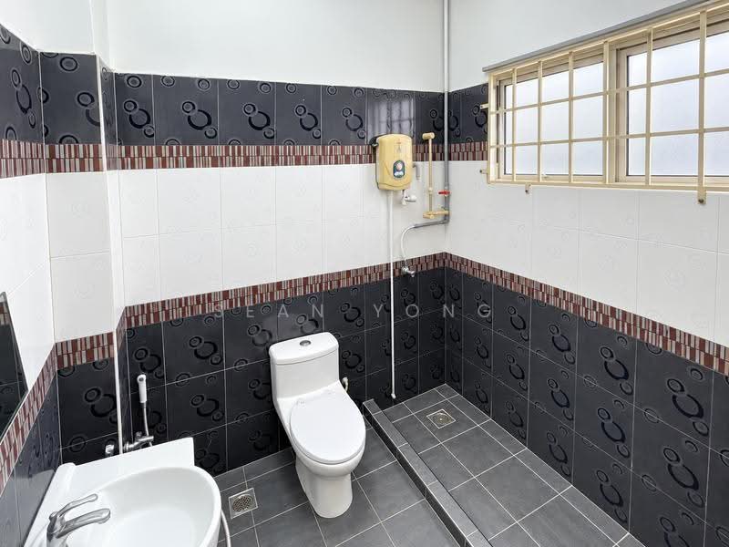 2-storey Terraced House for Sale in Selayang (Selangor) - Sean Yong - Bathroom - PropertyGuru.com.my