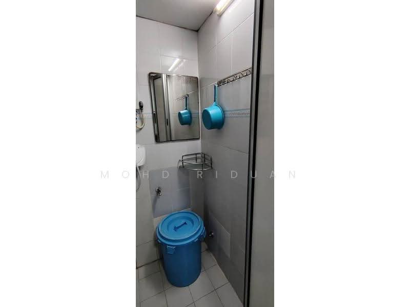 Flat for Sale at Rumah Pangsa Saga (Saga Suria) - Mohd Riduan - Bathroom - PropertyGuru.com.my