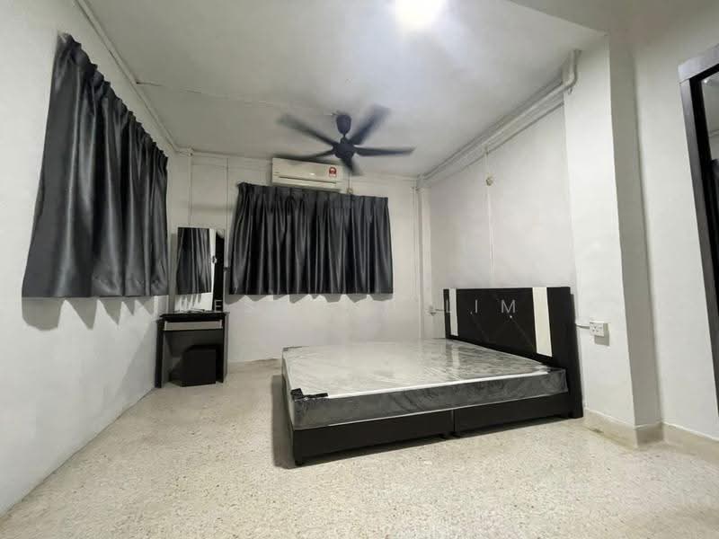 2-storey Terraced House for Rent in Johor Bahru (Johor) - Desmond Lim - Bedroom - PropertyGuru.com.my