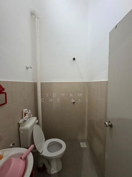 1-storey Terraced House for Sale in Penor (Pahang) - Idham Che'Ali - Bathroom - PropertyGuru.com.my