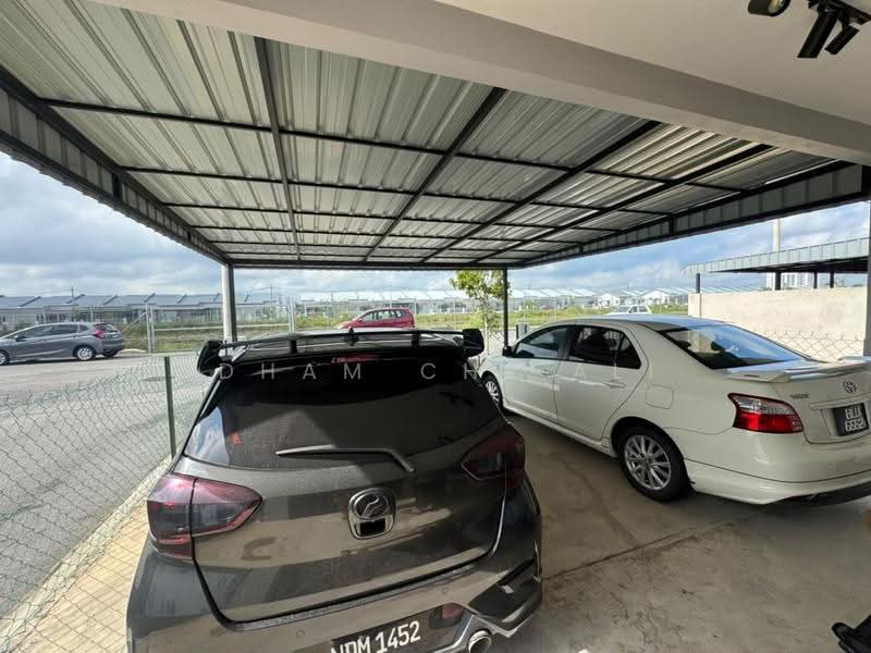 1-storey Terraced House for Sale in Penor (Pahang) - Idham Che'Ali - Car Park - PropertyGuru.com.my