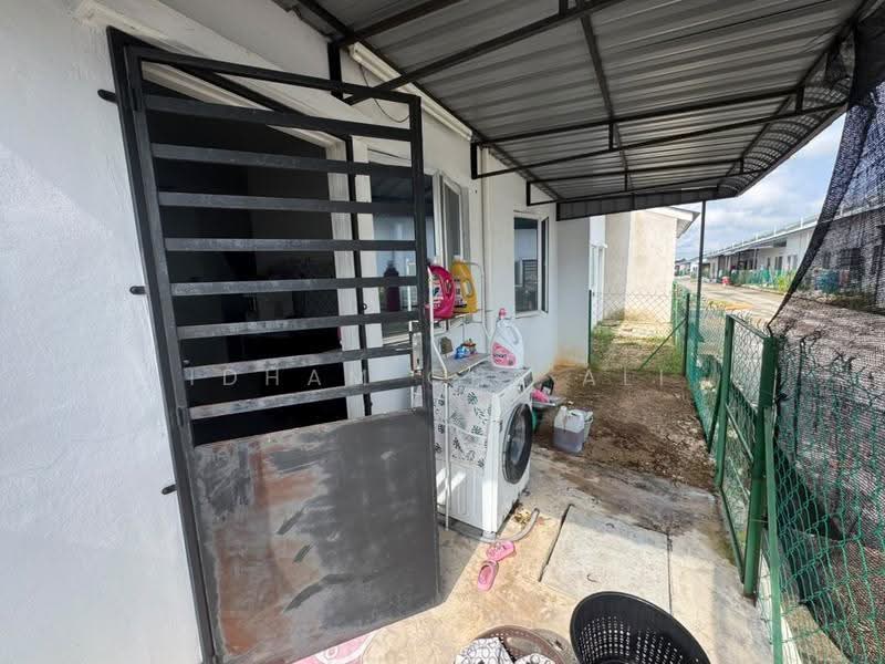1-storey Terraced House for Sale in Penor (Pahang) - Idham Che'Ali - Exterior - PropertyGuru.com.my