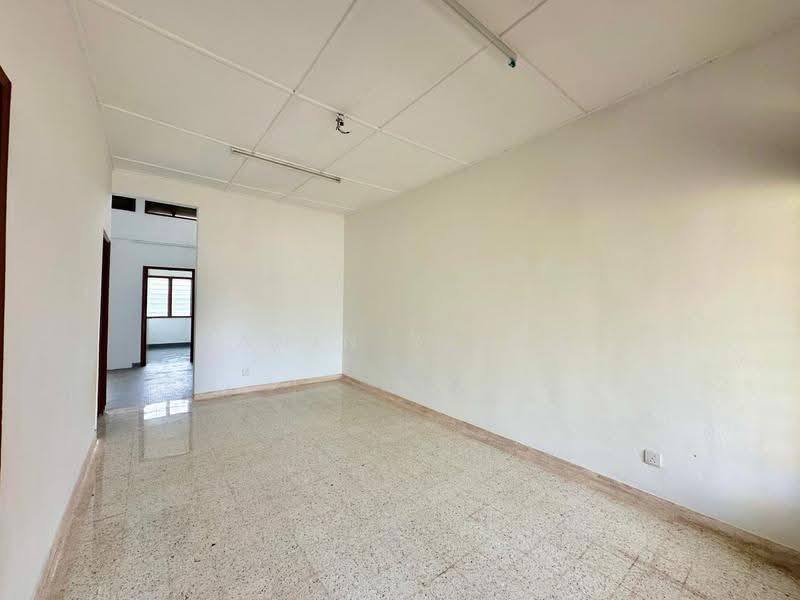 1-storey Terraced House for Sale in Kelana Jaya (Petaling Jaya) - Banin Yahya - PropertyGuru.com.my