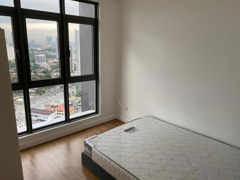 Condominium for Rent at Vivo Residential Suites - JJ Lim - Bedroom - PropertyGuru.com.my