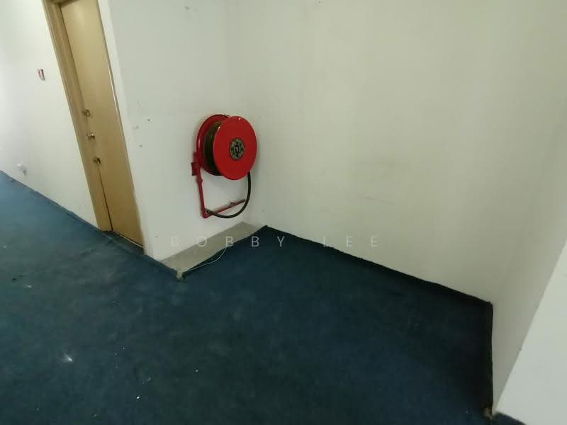 Shop / Office for Sale in Kuchai Lama (Kuala Lumpur) - Bobby Lee - Corridor - PropertyGuru.com.my