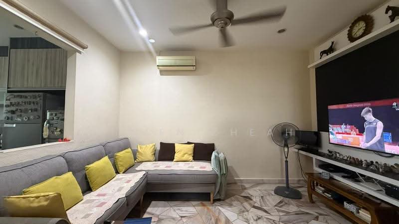 2-storey Terraced House for Sale in Gelugor (Penang) - Vivien Cheah - Living Room - PropertyGuru.com.my