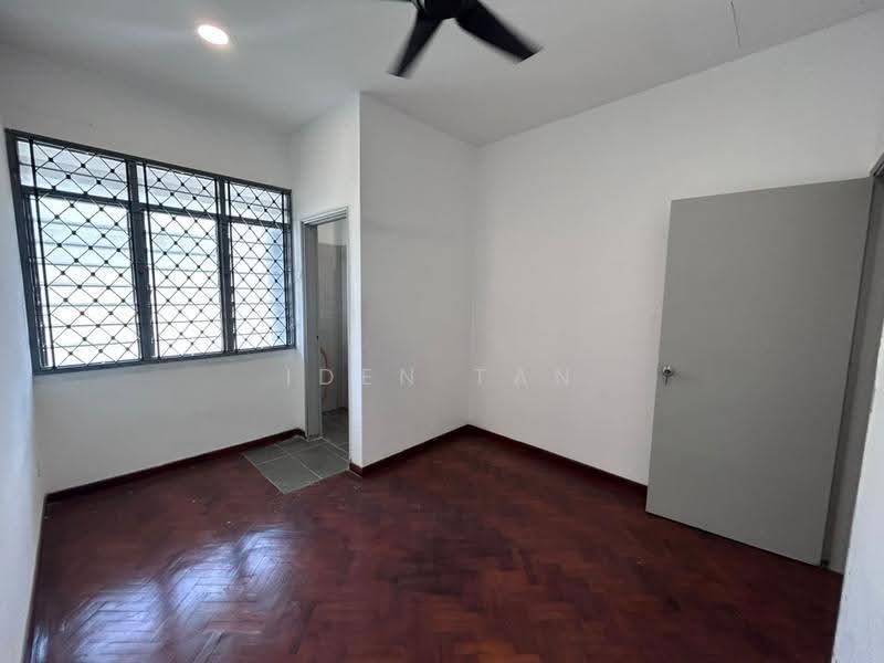 Rumah Teres 2-Tingkat untuk Dijual di Taman Perling (Perling) - Iden Tan - Interior - PropertyGuru.com.my