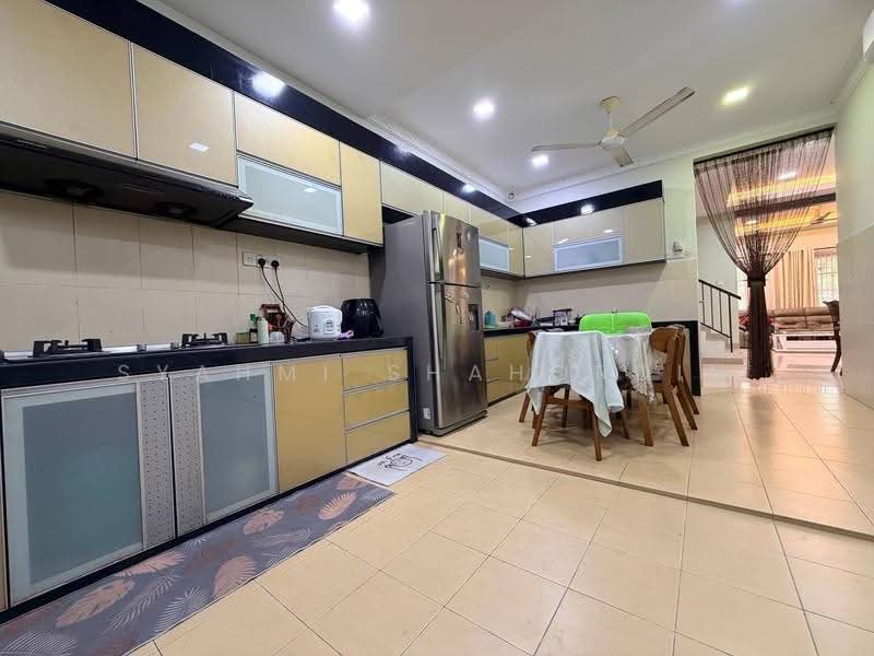 Semi-Detached House for Sale in Shah Alam (Selangor) - Syahmi Shahordin - Kitchen - PropertyGuru.com.my
