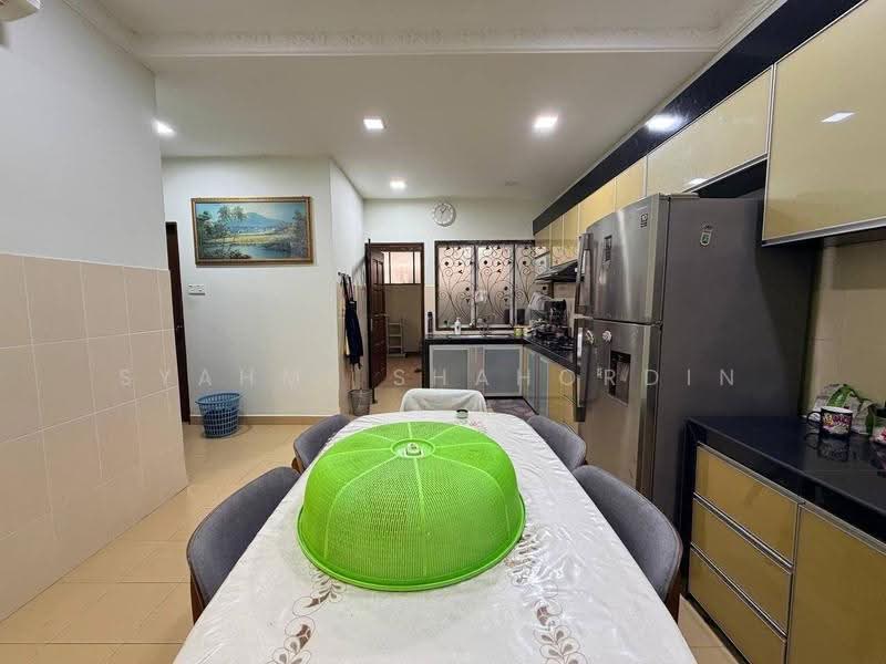 Semi-Detached House for Sale in Shah Alam (Selangor) - Syahmi Shahordin - Kitchen - PropertyGuru.com.my
