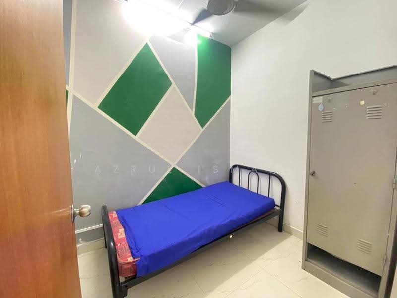 Pangsapuri untuk Dijual di Mentari Court - Azrul Ismail - Bedroom - PropertyGuru.com.my