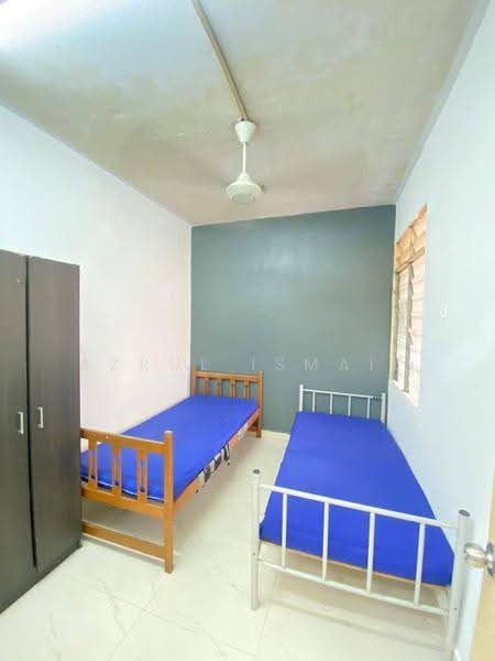 Pangsapuri untuk Dijual di Mentari Court - Azrul Ismail - Bedroom - PropertyGuru.com.my