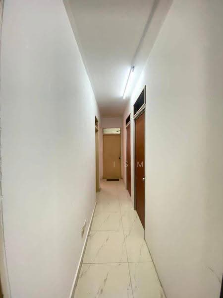 Pangsapuri untuk Dijual di Mentari Court - Azrul Ismail - Corridor - PropertyGuru.com.my