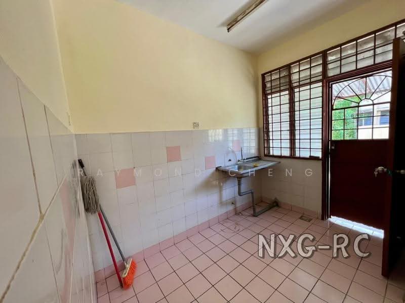 2-storey Terraced House for Sale in Pulau Indah (Klang) - Raymond Cheng - Kitchen - PropertyGuru.com.my