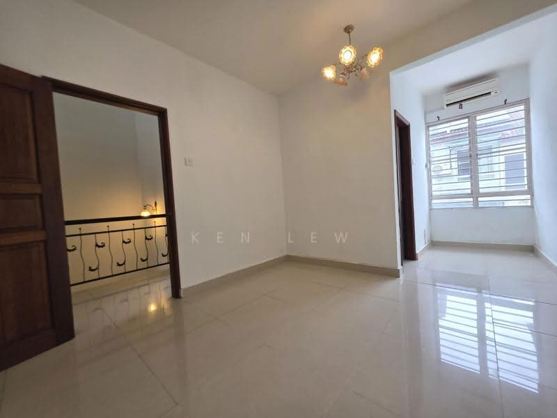 2-storey Terraced House for Sale in Taman Bukit Suria (Cheras) - Ken Lew - Interior - PropertyGuru.com.my