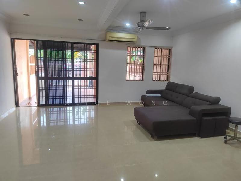 Rumah Teres untuk Dijual di Taman Klang Utama (Kapar) - Alice Wong - Living Room - PropertyGuru.com.my