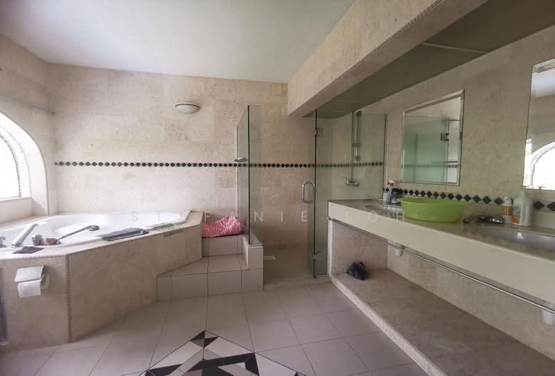 Bungalow House for Sale in Taman Bukit Pantai (Bangsar) - Stefanie Loh - Bathroom - PropertyGuru.com.my