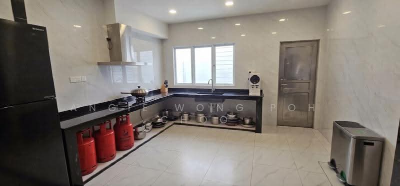 Rumah Teres 3-Tingkat untuk Dijual di Taman Cahaya (Ampang) - Angie Wong Poh Choo - Kitchen - PropertyGuru.com.my