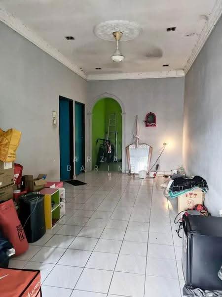 Rumah Teres untuk Dijual di Taman Cantik (Kulai) - Arzaim Barimin - Living Room - PropertyGuru.com.my
