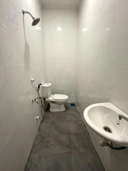 Rumah Teres 2-Tingkat untuk Dijual di Taman Johor Jaya (Johor Bahru) - CS Tan - Bathroom - PropertyGuru.com.my