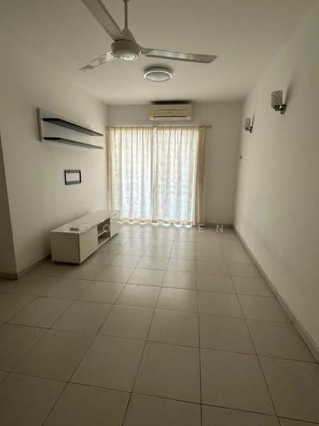 Pangsapuri untuk Dijual di Mandarina Court - Soon Sheng Law - Living Room - PropertyGuru.com.my