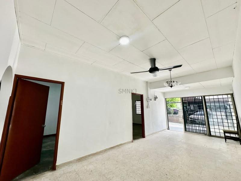 1-storey Terraced House for Sale in Kelana Jaya (Petaling Jaya) - Banin Yahya - PropertyGuru.com.my