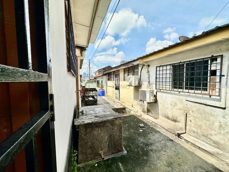 1-storey Terraced House for Sale in Kelana Jaya (Petaling Jaya) - Banin Yahya - PropertyGuru.com.my