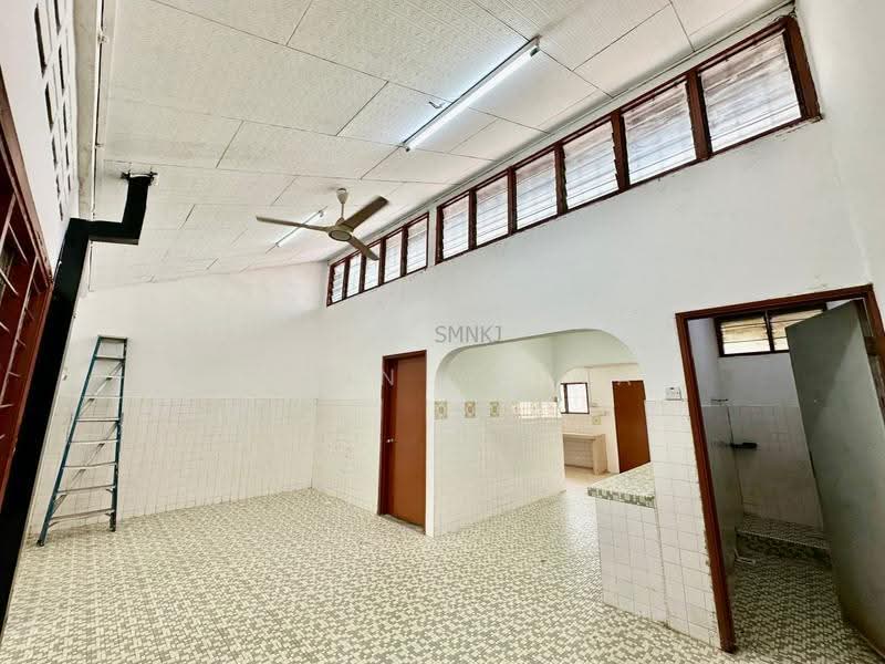 1-storey Terraced House for Sale in Kelana Jaya (Petaling Jaya) - Banin Yahya - PropertyGuru.com.my