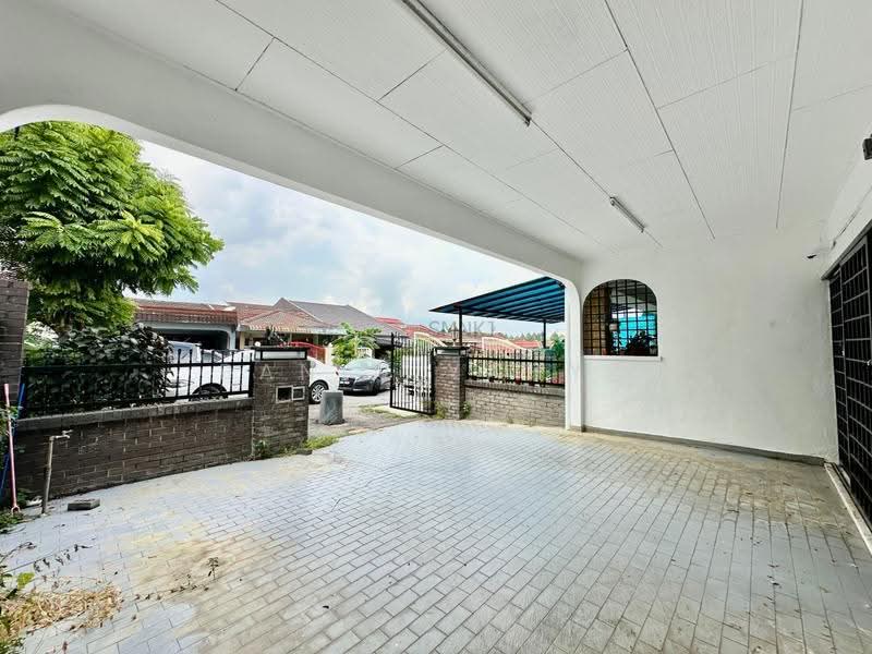 1-storey Terraced House for Sale in Kelana Jaya (Petaling Jaya) - Banin Yahya - PropertyGuru.com.my