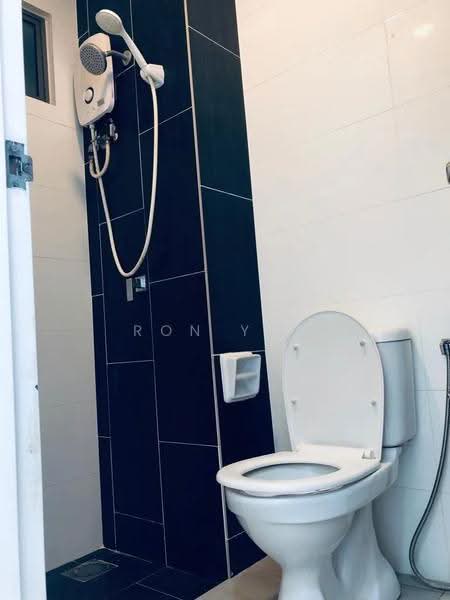 Service Residence for Sale at Seasons Garden Residences - Ron Yap - Bathroom - PropertyGuru.com.my