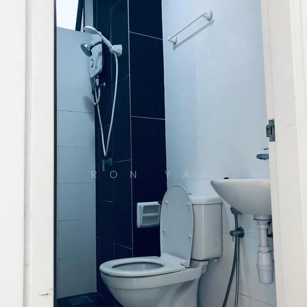 Service Residence for Sale at Seasons Garden Residences - Ron Yap - Bathroom - PropertyGuru.com.my