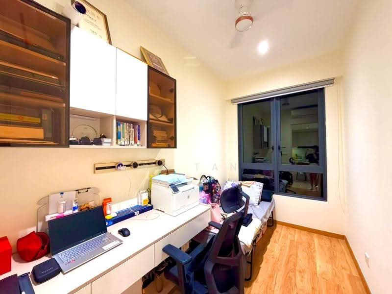 Kediaman Servis untuk Dijual di East Parc @ Manjalara - BC TAN - Bedroom - PropertyGuru.com.my