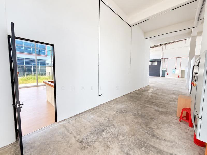 Kilang untuk Disewa di Saujana Rawang (Rawang) - Michael Siong - Entrance - PropertyGuru.com.my