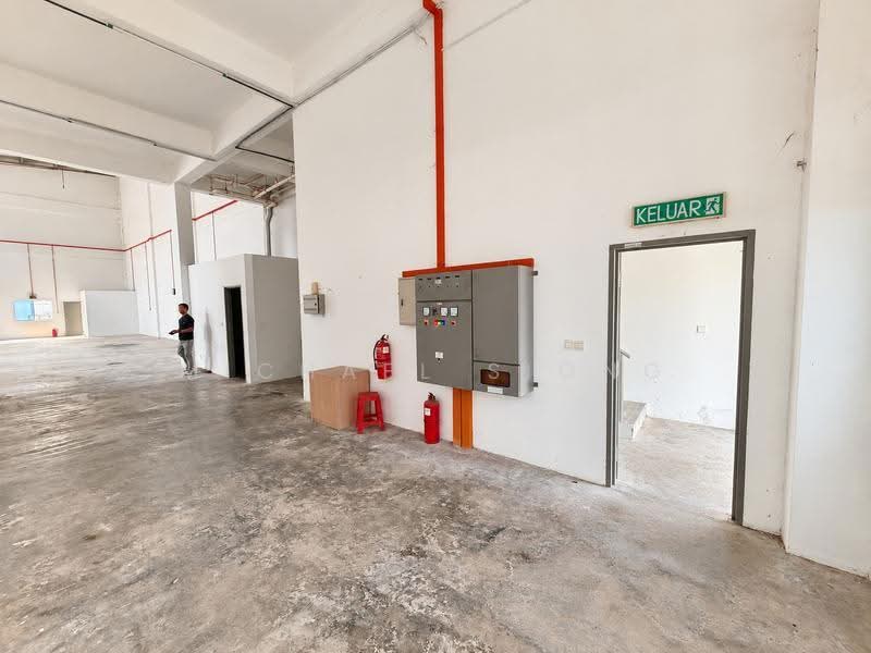 Kilang untuk Disewa di Saujana Rawang (Rawang) - Michael Siong - Entrance - PropertyGuru.com.my