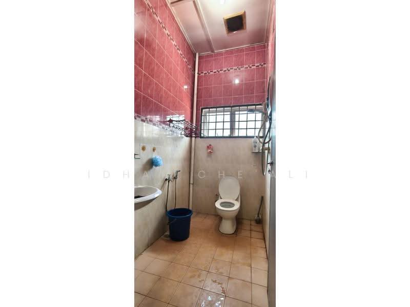 2-storey Terraced House for Sale in Taman Polo Indera Mahkota 8 (Kuantan) - Idham Che'Ali - Bathroom - PropertyGuru.com.my