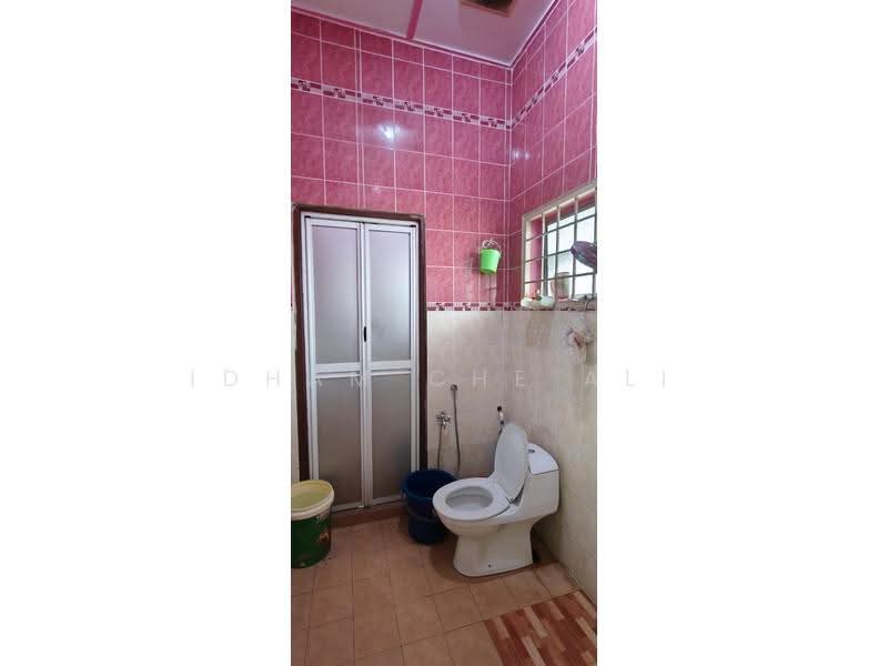 2-storey Terraced House for Sale in Taman Polo Indera Mahkota 8 (Kuantan) - Idham Che'Ali - Bathroom - PropertyGuru.com.my