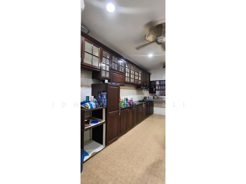 2-storey Terraced House for Sale in Taman Polo Indera Mahkota 8 (Kuantan) - Idham Che'Ali - Kitchen - PropertyGuru.com.my