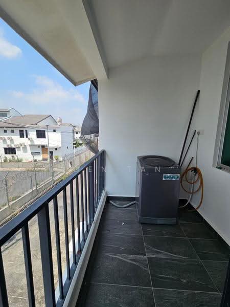 Rumah Teres 2-Tingkat untuk Dijual di Mutiara Rini (Skudai) - Iden Tan - Balcony - PropertyGuru.com.my