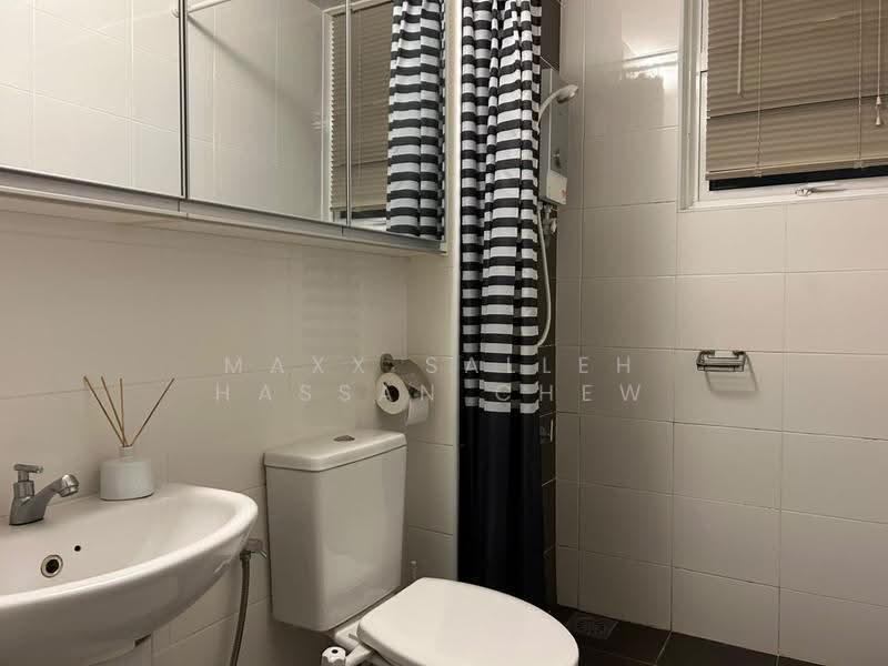 Condominium for Rent at Dwiputra Residences - Maxx Salleh Hassan Chew - Bathroom - PropertyGuru.com.my
