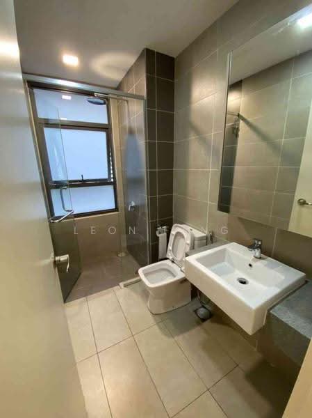 Kondominium untuk Dijual di Lakeville Residence - Leon Fang - Bathroom - PropertyGuru.com.my
