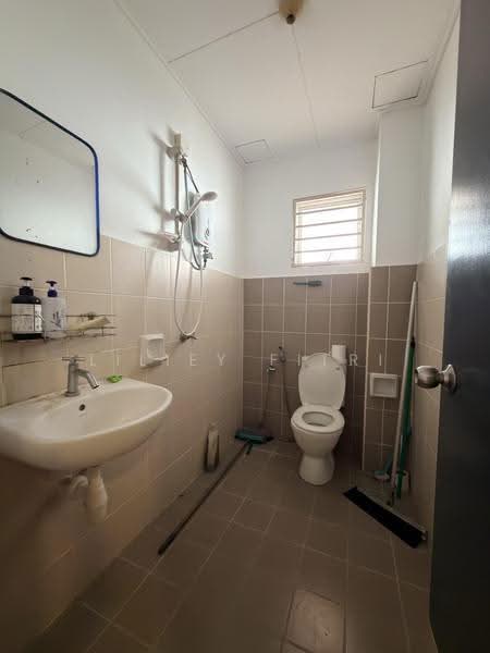 Rumah Teres 2-Tingkat untuk Dijual di Kota Emerald (Rawang) - Liliey Fitri - Bathroom - PropertyGuru.com.my