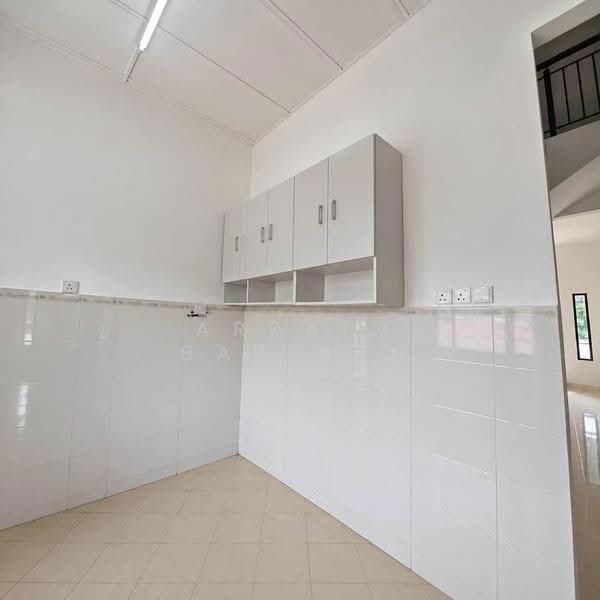 Rumah Teres untuk Dijual di Taman Kota Jaya (Kota Tinggi) - Arzaim Barimin - Kitchen - PropertyGuru.com.my
