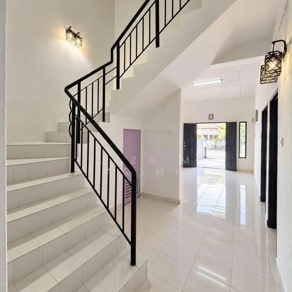 Rumah Teres untuk Dijual di Taman Kota Jaya (Kota Tinggi) - Arzaim Barimin - Entrance - PropertyGuru.com.my