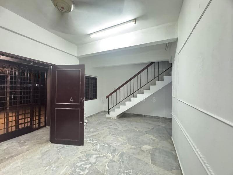 2-storey Terraced House for Rent in Cheras (Kuala Lumpur) - Amir Abas - Entrance - PropertyGuru.com.my