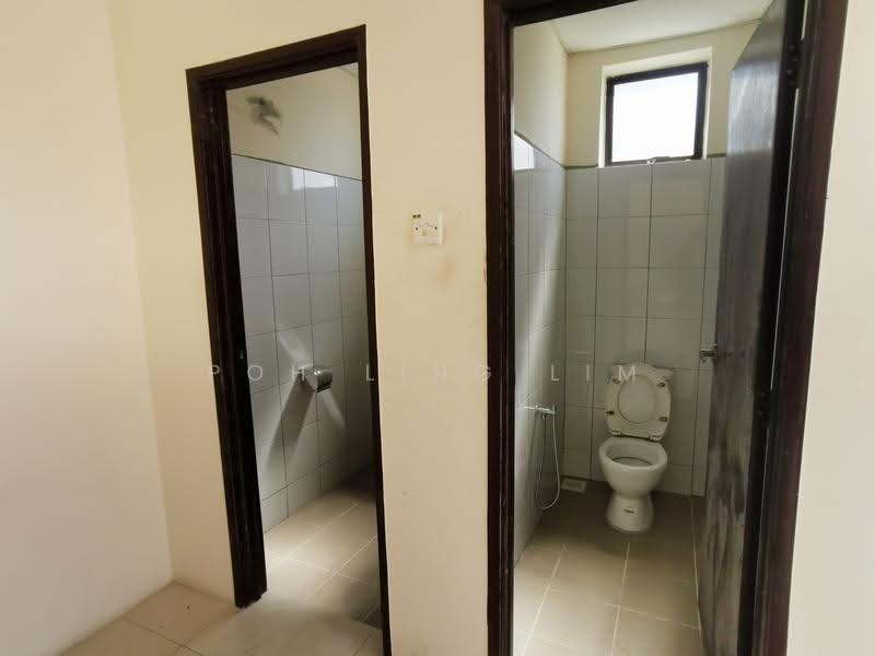 Semi-D Factory for Rent in Juru (Penang) - Poh Ling Lim - Bathroom - PropertyGuru.com.my