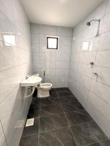 1-storey Terraced House for Sale in Bandar Baru Uda (Tampoi) - CS Tan - Bathroom - PropertyGuru.com.my