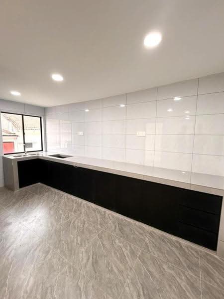 1-storey Terraced House for Sale in Bandar Baru Uda (Tampoi) - CS Tan - Kitchen - PropertyGuru.com.my