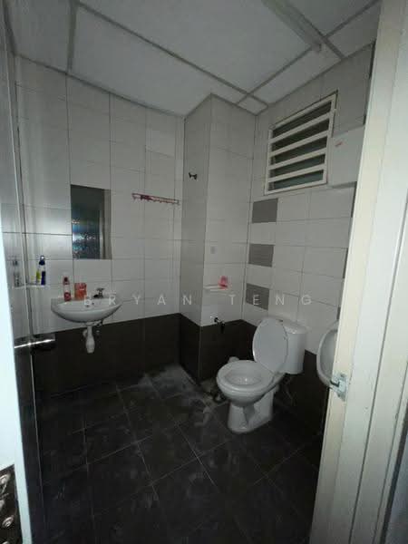 Shop for Rent in Bayan Baru (Penang) - Bryan Teng - Bathroom - PropertyGuru.com.my