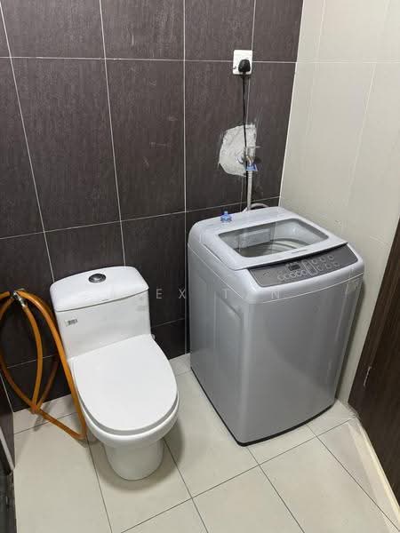 Kediaman Servis untuk Disewa di D'Secret Garden (Pangsapuri Kempas Indah) - ALEX TAN - Bathroom - PropertyGuru.com.my