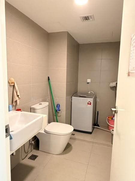 Kediaman Servis untuk Dijual di EkoCheras Service Residences - Niko Chan - Bathroom - PropertyGuru.com.my
