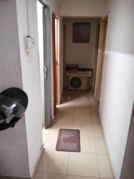 Pangsapuri untuk Dijual di Bayu Nyaman - Freddy Tan - Corridor - PropertyGuru.com.my